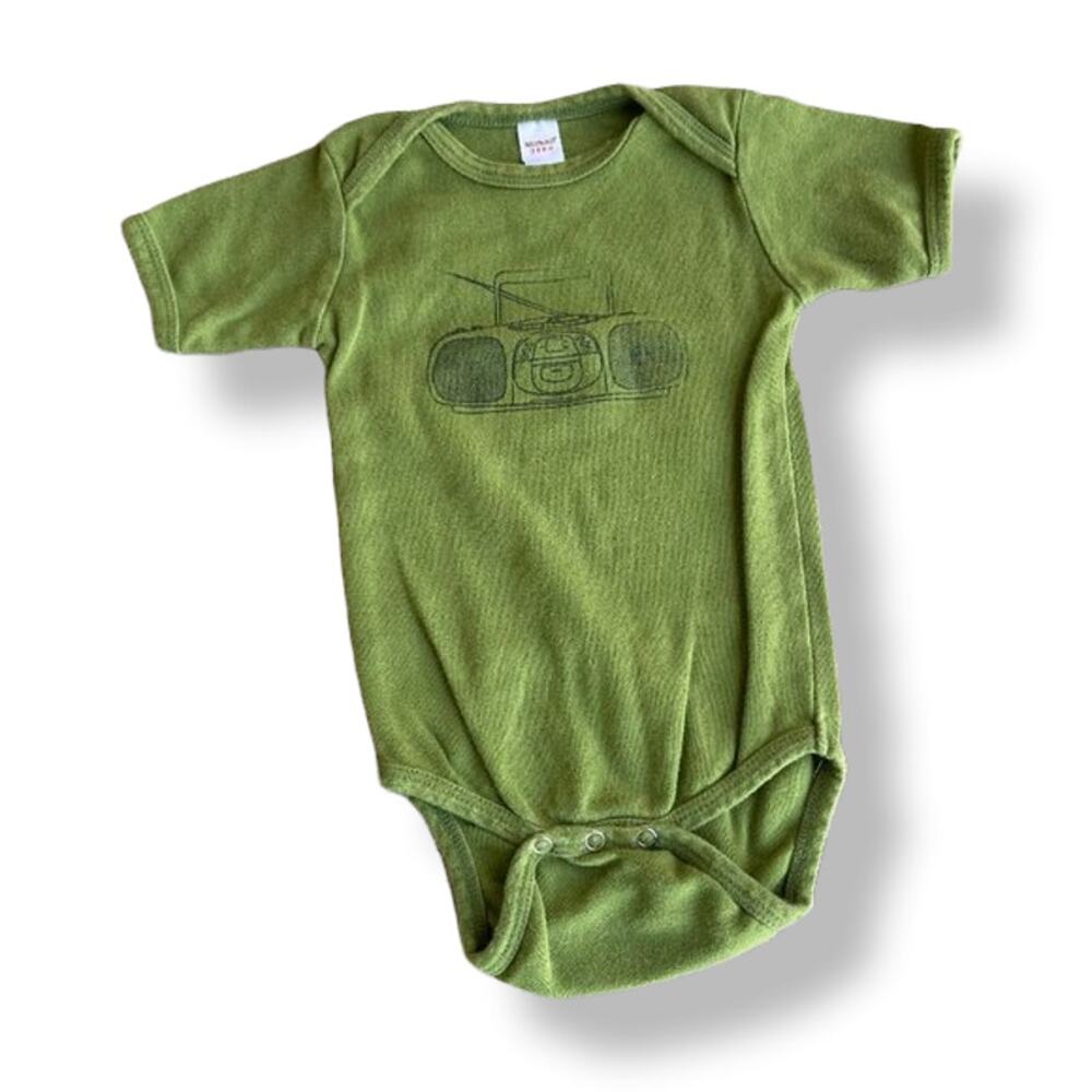Monag‎ Boys Girls Bodysuit Size 12-18 Months Olive Green Boom Box